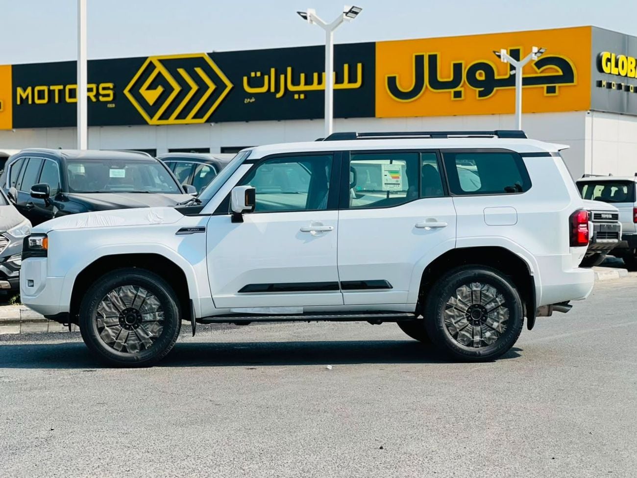 Toyota Prado VXR TOYOTA LANDCRUISER PRADO LUXURY WITH PANAROMA ENGINE  :  2.4L 4 PETROL  MODEL   : 2026 COLLAR  :