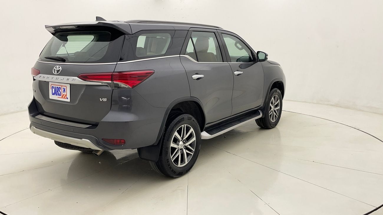 تويوتا فورتونر VXR 4 | بدون دفعة مقدمة | اختبار القيادة في المنزل