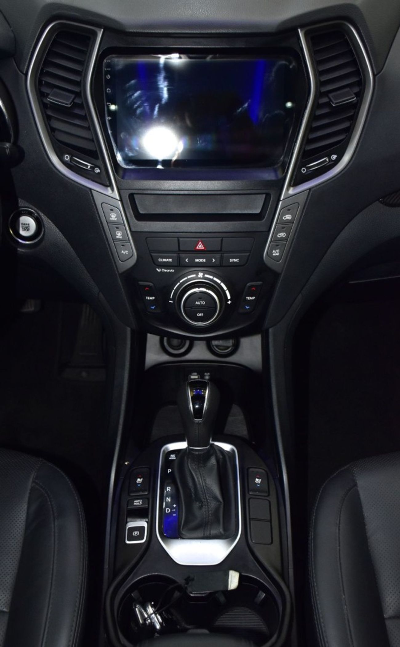 هيونداي سانتا في EXCELLENT DEAL for our Hyundai SantaFe 4WD ( 2016 Model ) in Black Color GCC Specs