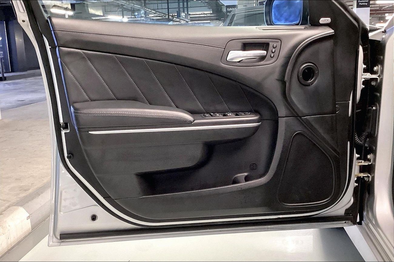 لكزس IS 350 F Sport Platinum | شامل الضمان | 0 ﺪﻔﻋﺓ ﺃﻮﻟﻯ