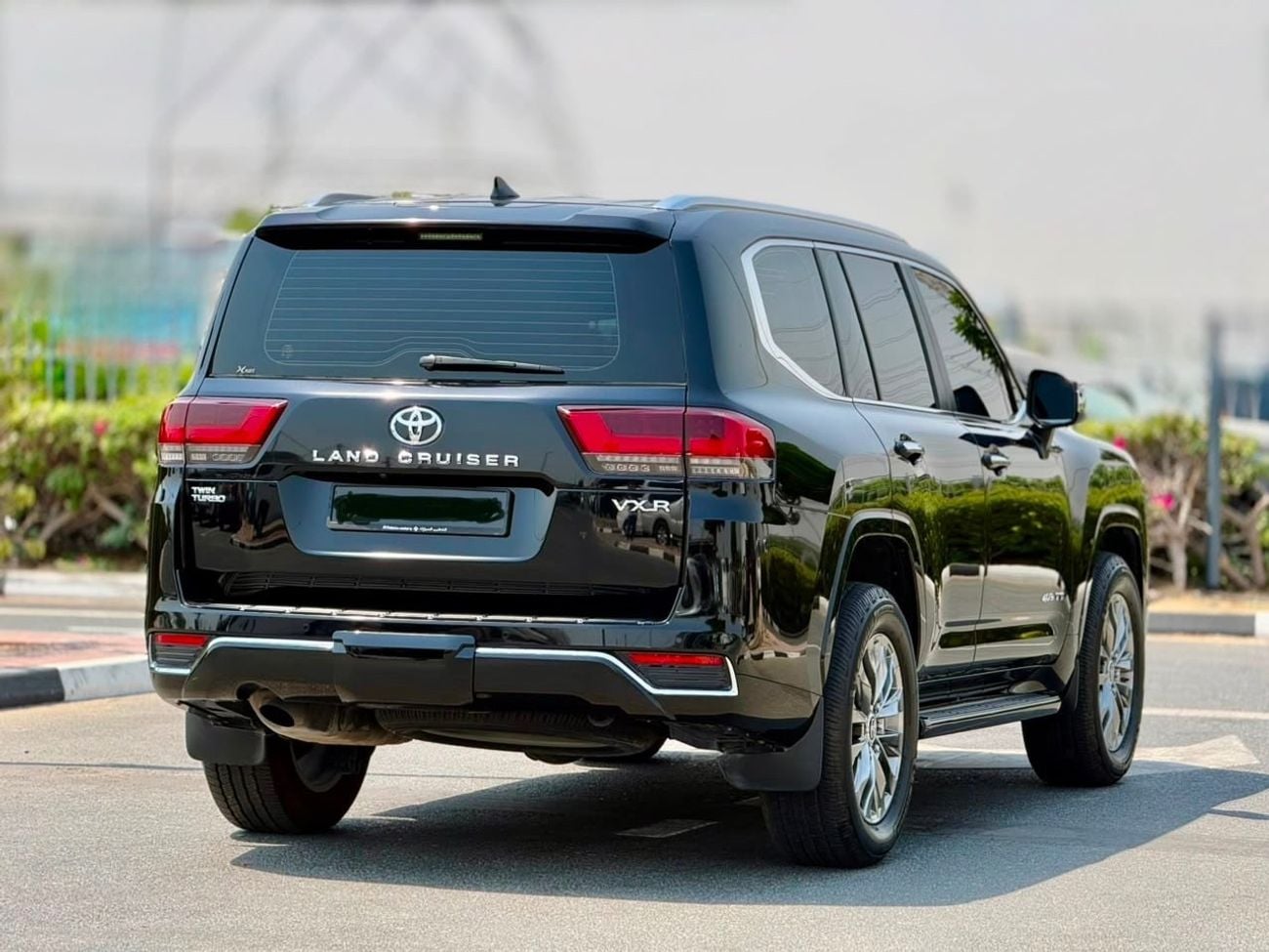 Toyota Land Cruiser 2023 MODEL VXR TWIN TURBO 3.5L ENGINE FULL OPTION NEW ARRIVAL