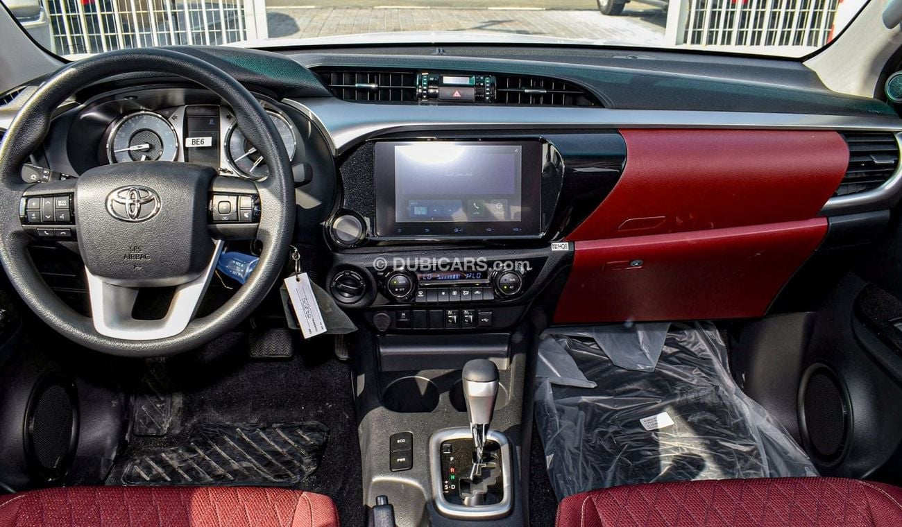 تويوتا هيلوكس SR5