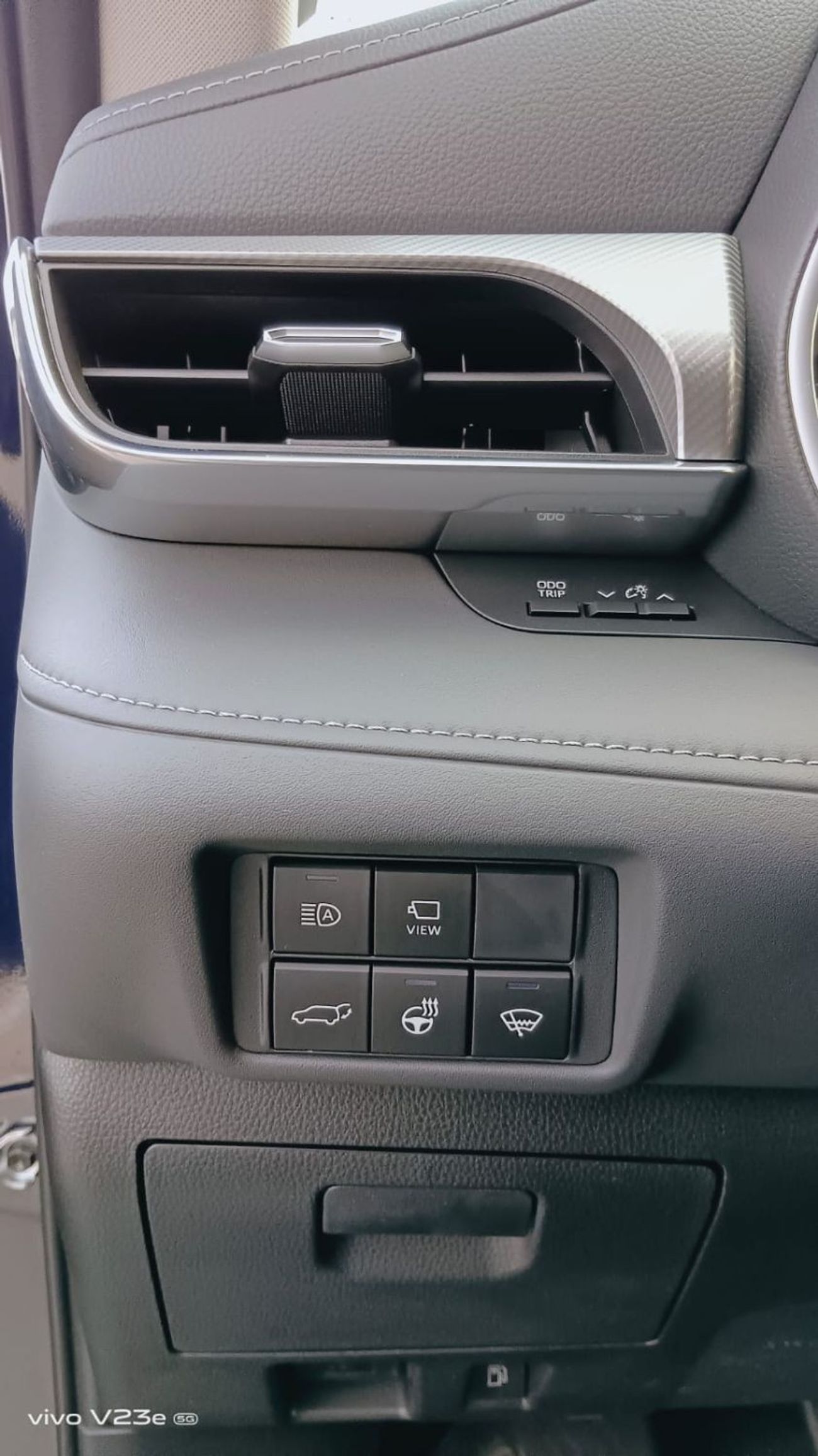 Toyota Highlander PLATINUM 3.5L PETROL AWD 7SEAT FULL OPTION 2022MY ( FOR EXPORT ONLY)