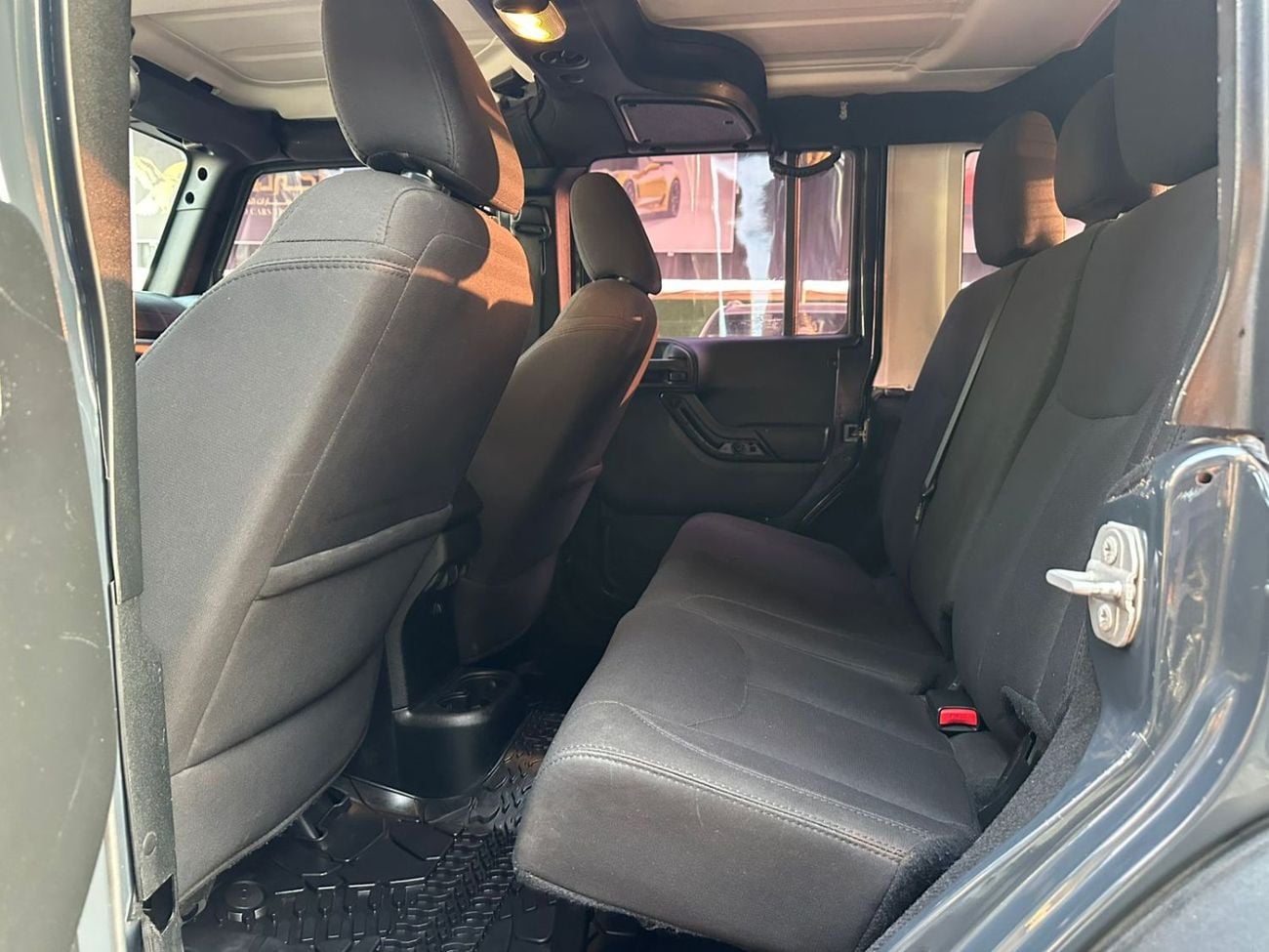 جيب رانجلر Sahara 3.6L A/T