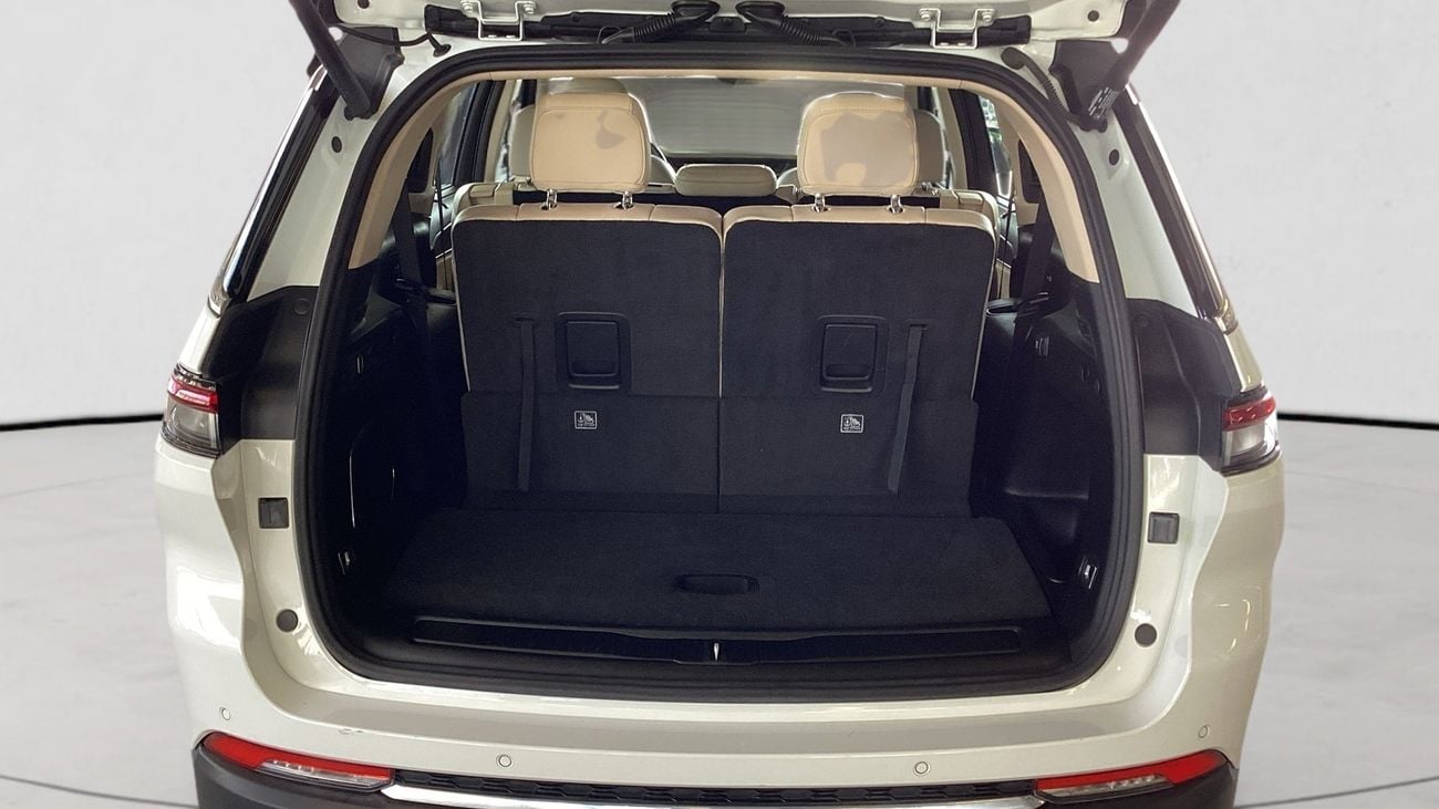 جيب جراند شيروكي 3.6 L LIMITED PLUS 3 ROW 4WD AUTO | شامل الضمان | 0 ﺪﻔﻋﺓ ﺃﻮﻟﻯ