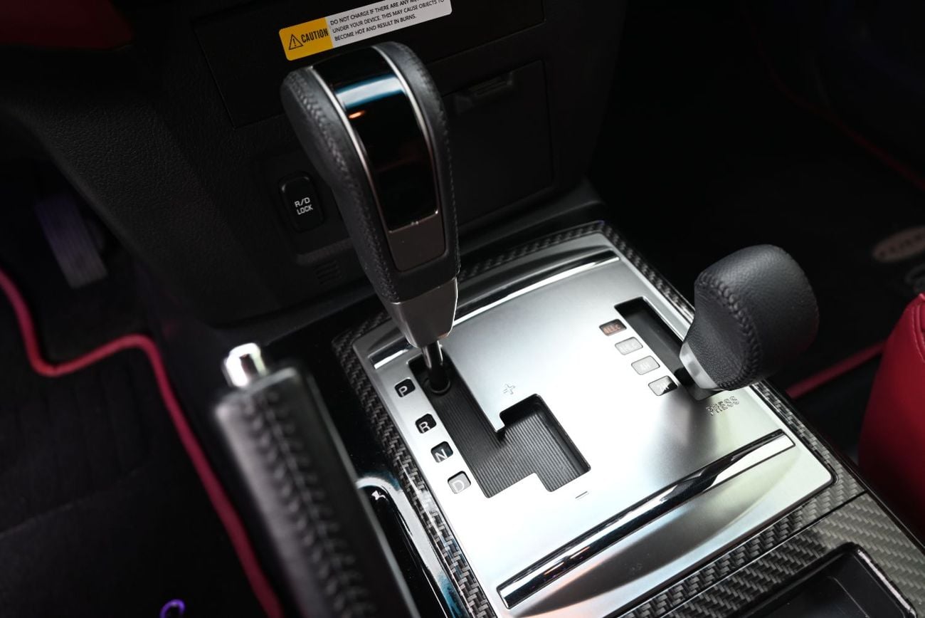 ميتسوبيشي باجيرو GLS Highline 3.5L (189 HP)