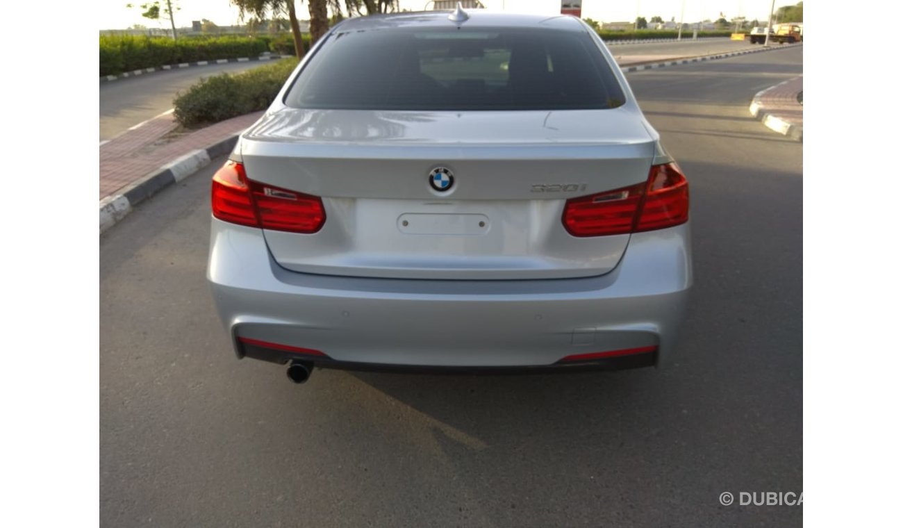 BMW 320i i 2014 GCC SPECS FULL SERVICE HISTORY ONE YEAR WARRANTY