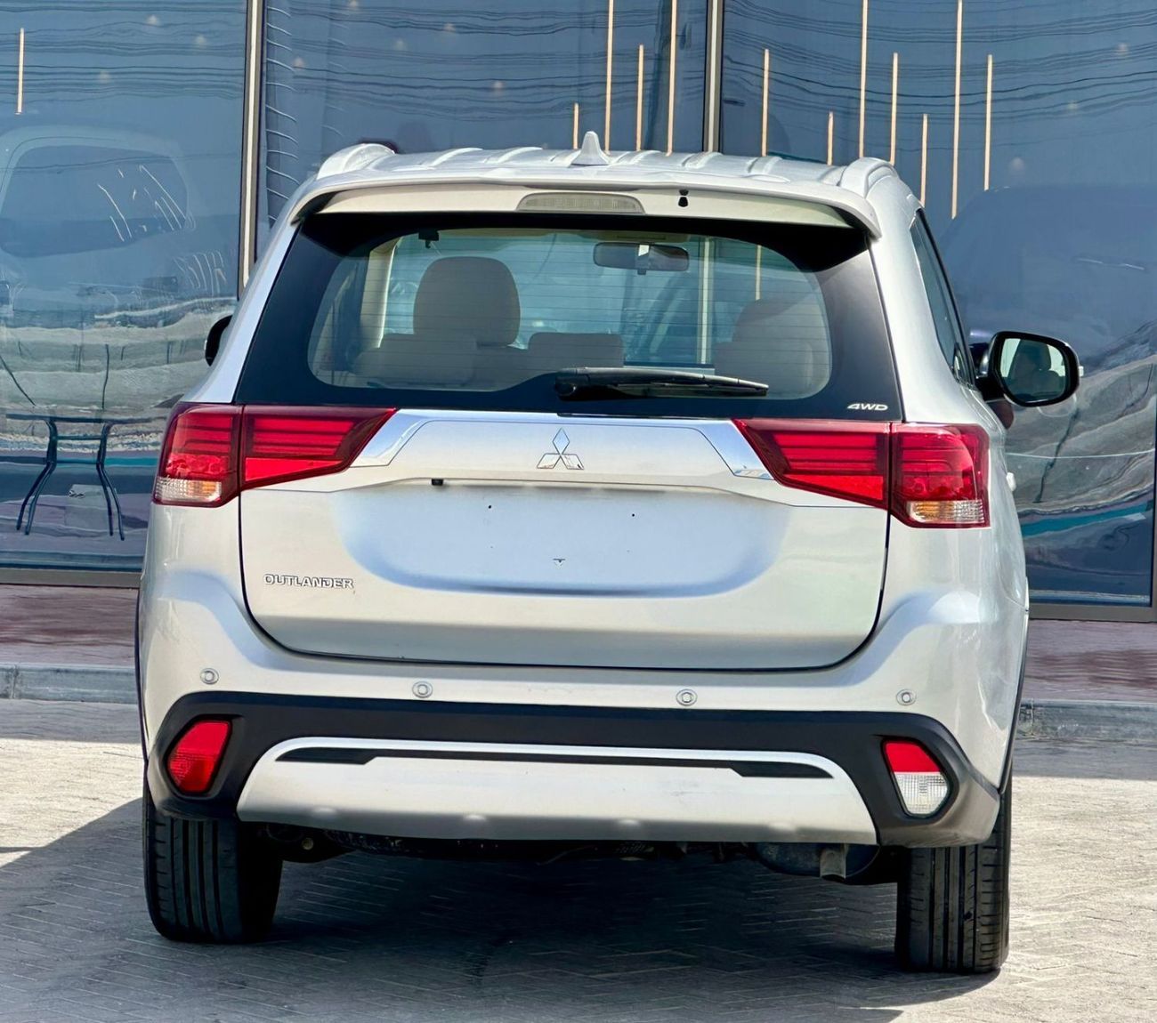 Mitsubishi Outlander GLX 2.4L 950-Monthly l GCC l 4wd, Cruise, Camera l Accident Free