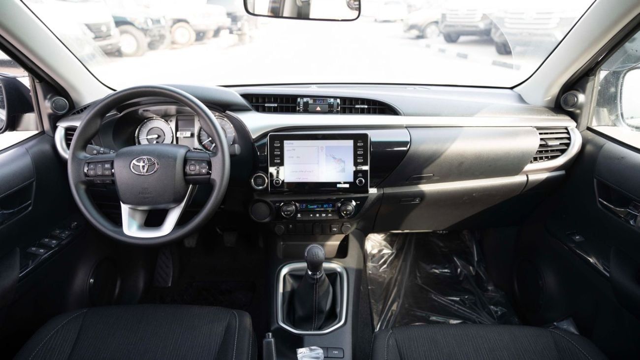 تويوتا هيلوكس GL 2.7L Double Cab Utility RWD