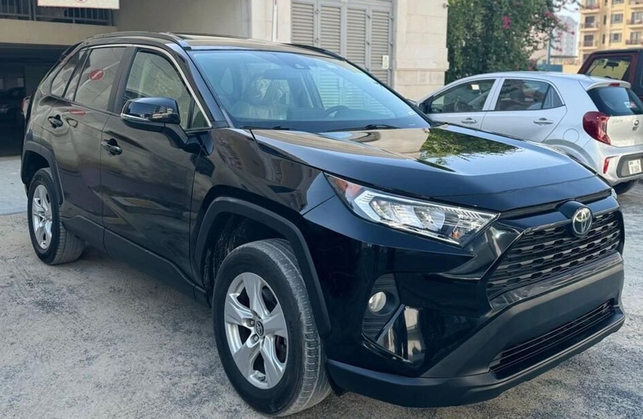 Toyota RAV4 XLE 2.4L FWD