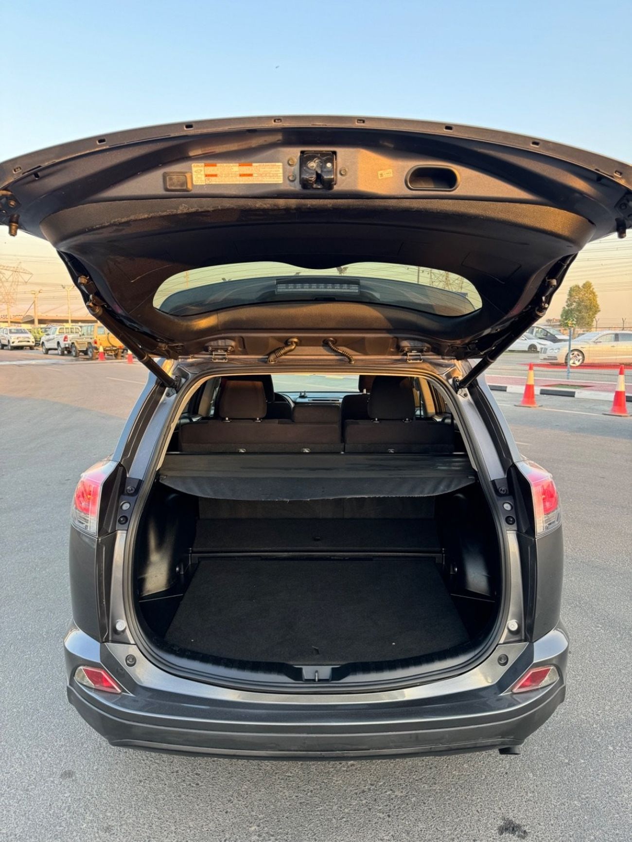 تويوتا راف ٤ VXR 2.5L 2016 HYBRID LIMITED SUNROOF 4WD FULL OPTION USA IMPORTED