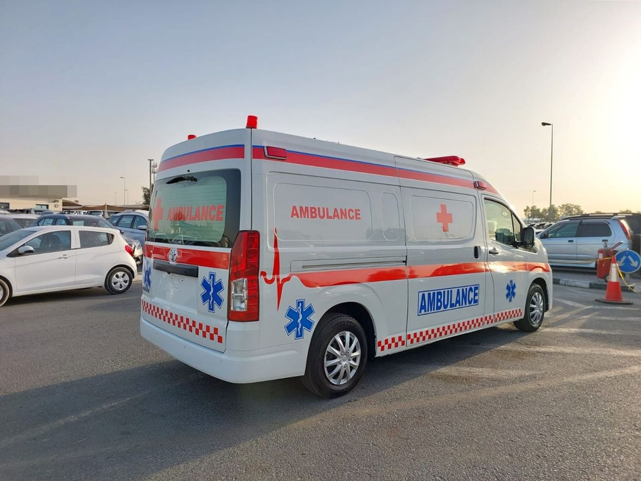 تويوتا هاياس TOYOTA HIACE VAN AMBULANCE RHD 2020 MODEL 2.8 L DIESEL AUTOMATIC(PM04638)