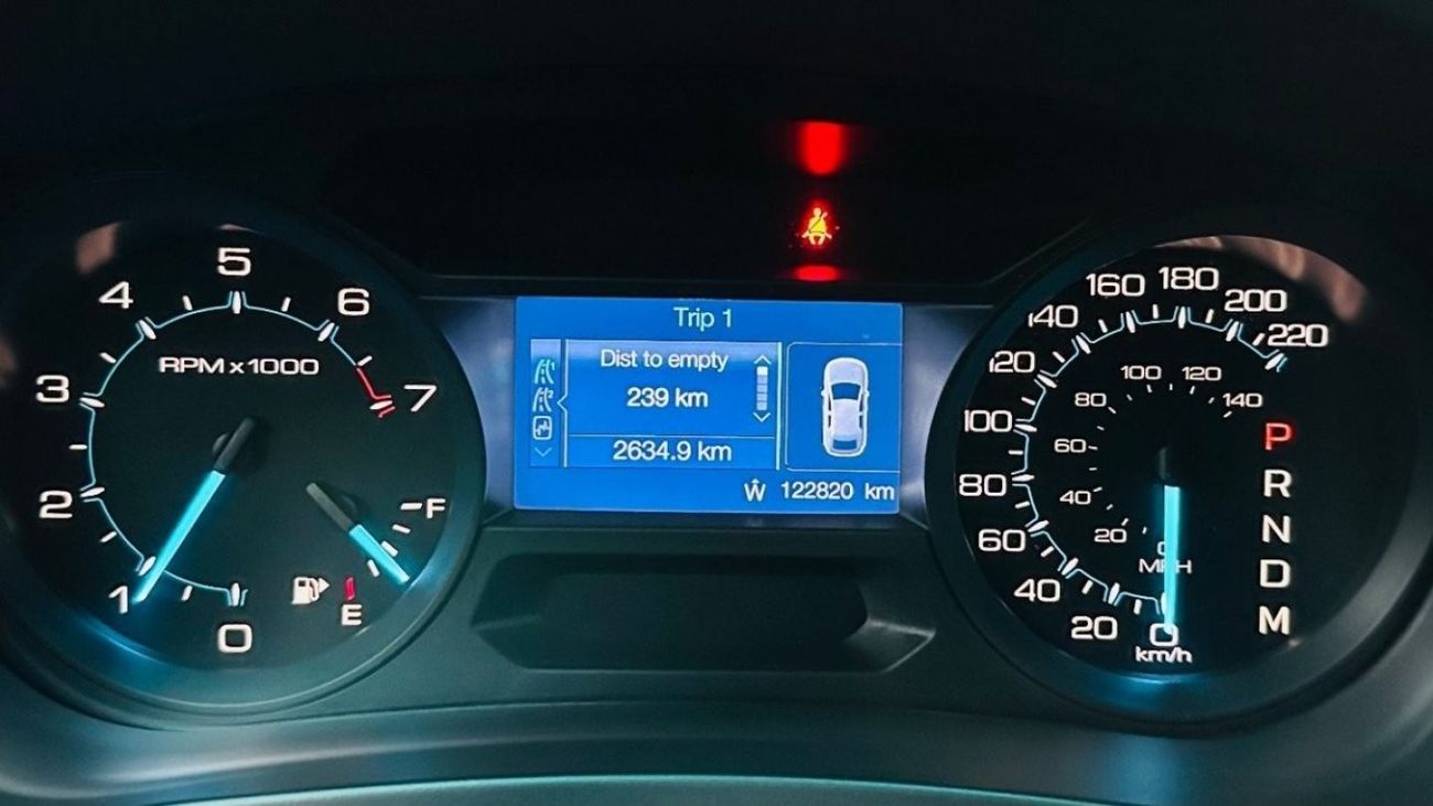 Ford Explorer XLT 4WD .. Original Paint .. Perfect Condition .. GCC .. V6