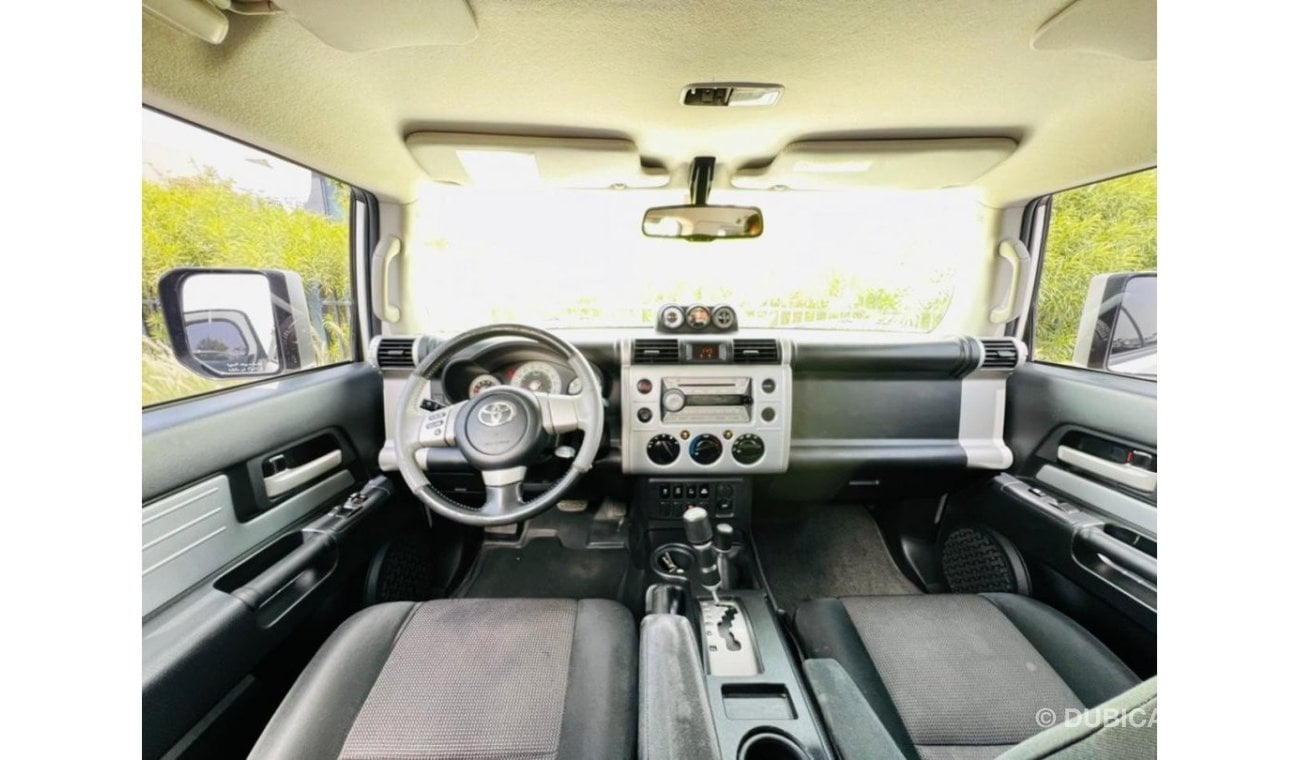 Toyota FJ Cruiser || GCC || Well Maintained