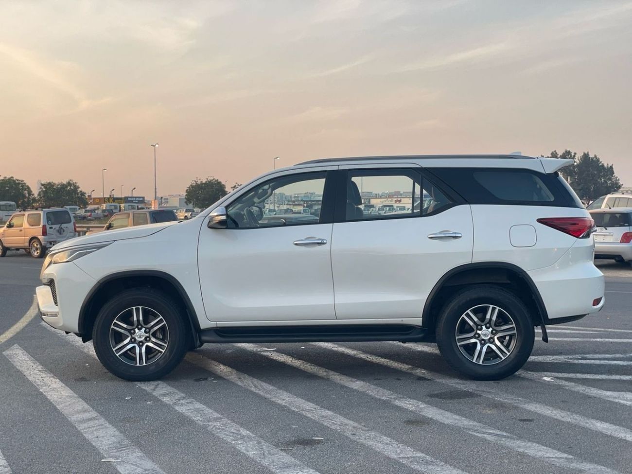 Toyota Fortuner 2022 Toyota Fortuner EXR+ 2.7L V4 - AWD 4x4 - 7 Leather Seats - Rear Cam With Sensor -