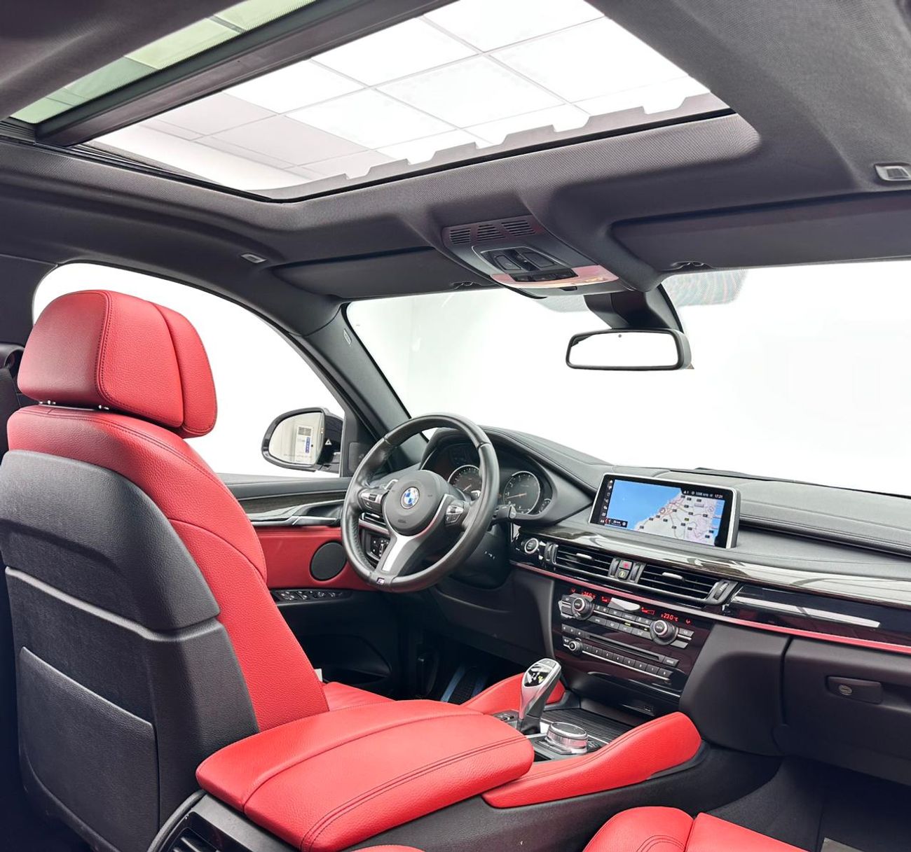 BMW X6 V6 3.0L 2019 BMW X6 xDrive35i M-Sport, One Year Unlimited KM Warranty, BMW Full Service History, GCC