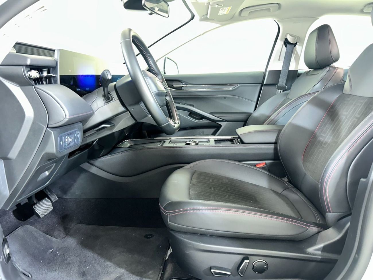 فورد توروس TPC2225H TAURUS TREND 1.5L I4 FHEV / AL TAYER MOTORS / AL QOUZ SHOWROOM
