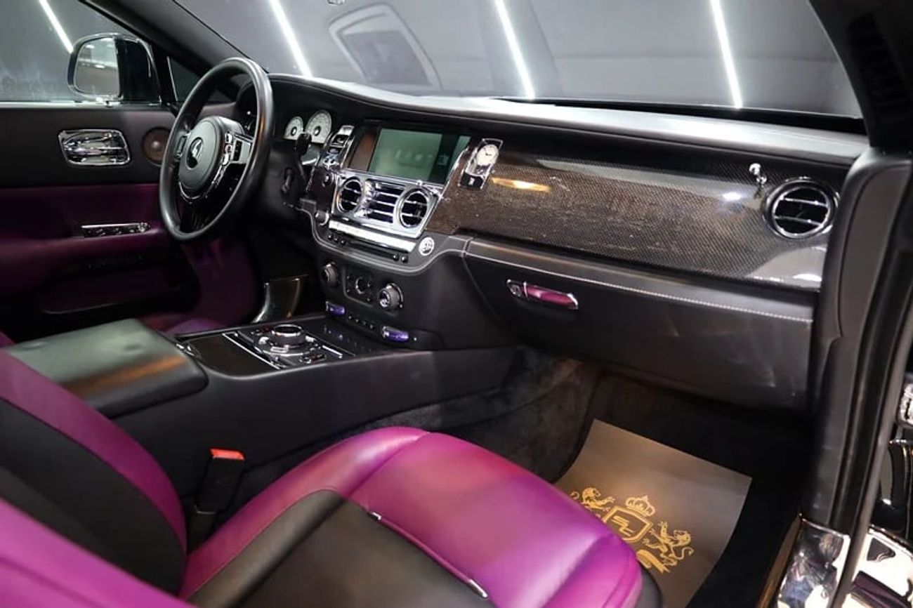 Rolls-Royce Wraith Black Badge, Starlights, Two-Tone Interior, GCC Specs!!