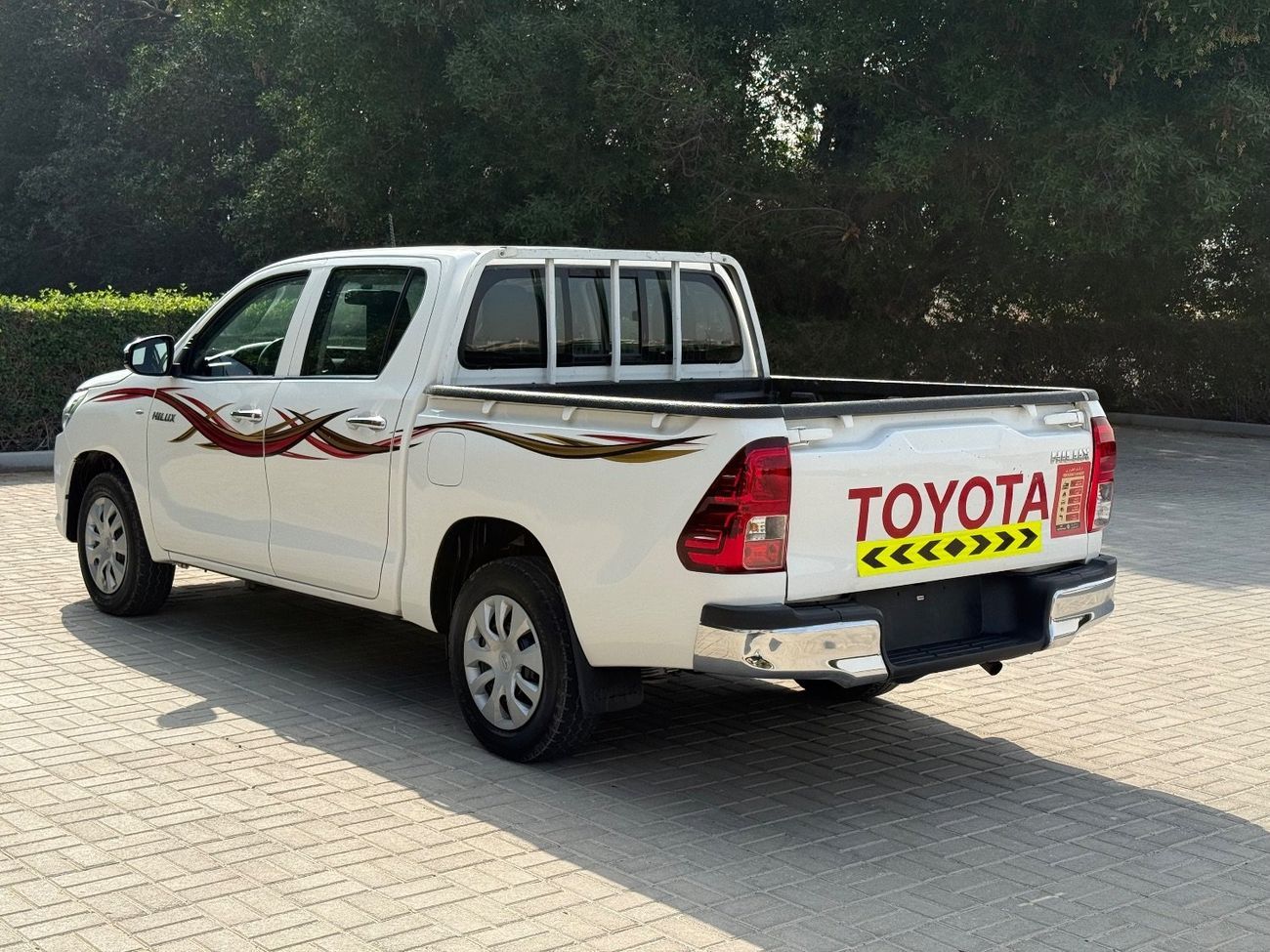 Toyota Hilux GLX 2.7L Double Cab Utility RWD A/T
