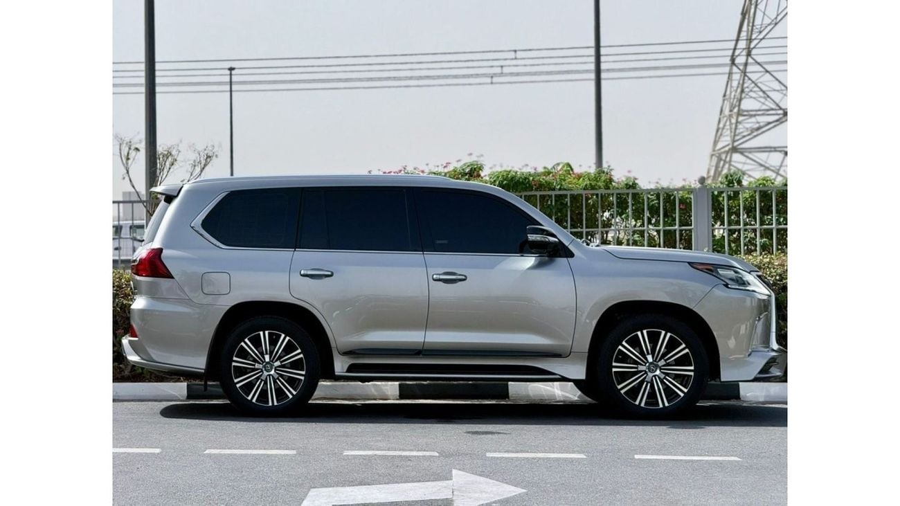 Lexus LX 570 Signature LEXUS LX570 GCC SPECS YEAR 2019 FULL SERVICE HISTORY  FLEXIBLE DOWN PAYMENT EMI AED 3800