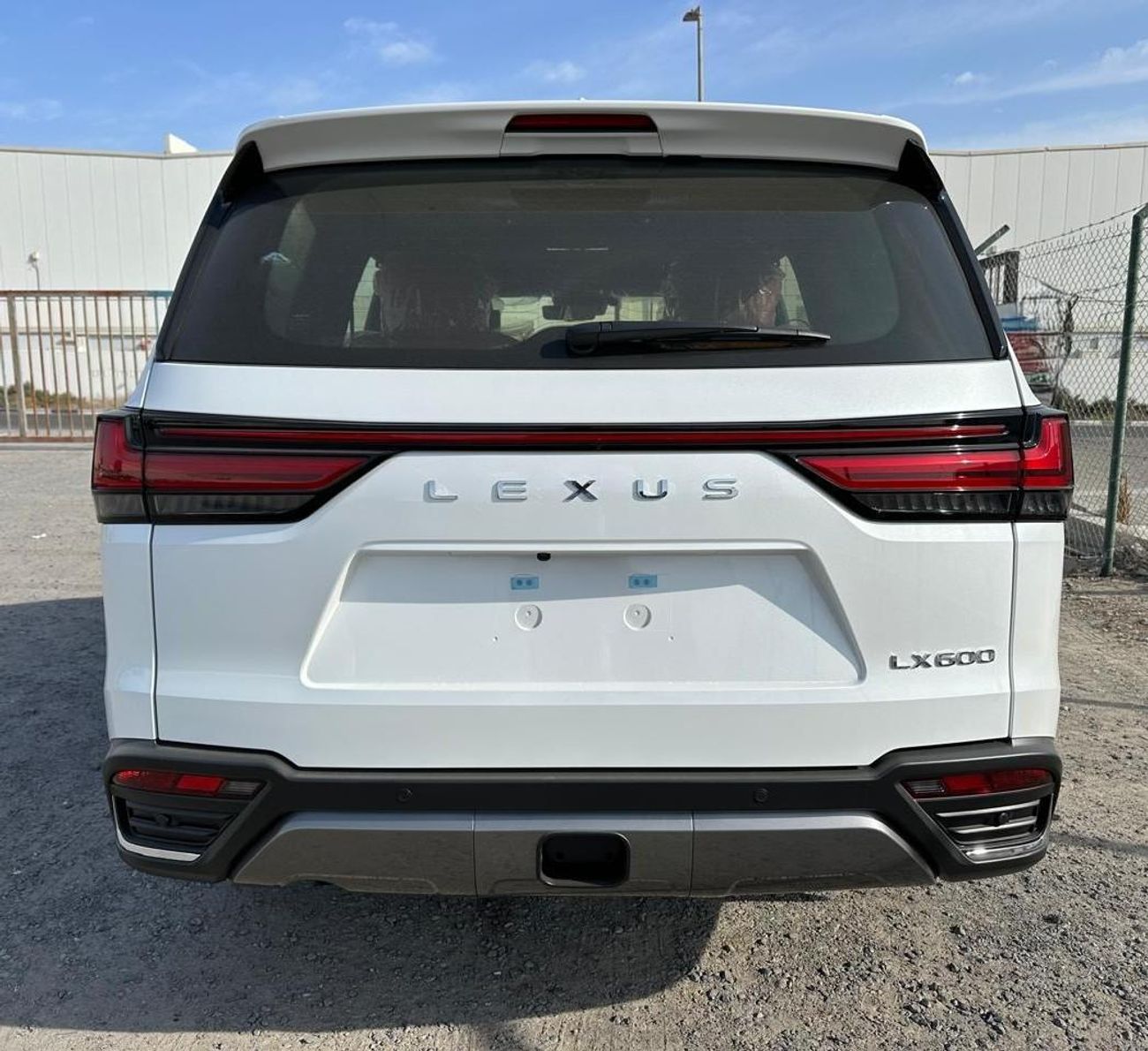 لكزس LX 600 2026 Lexus LX600 VIP (4-Seater) 3.5L V6 Twin-Turbo Petrol A/T 4WD Export Only