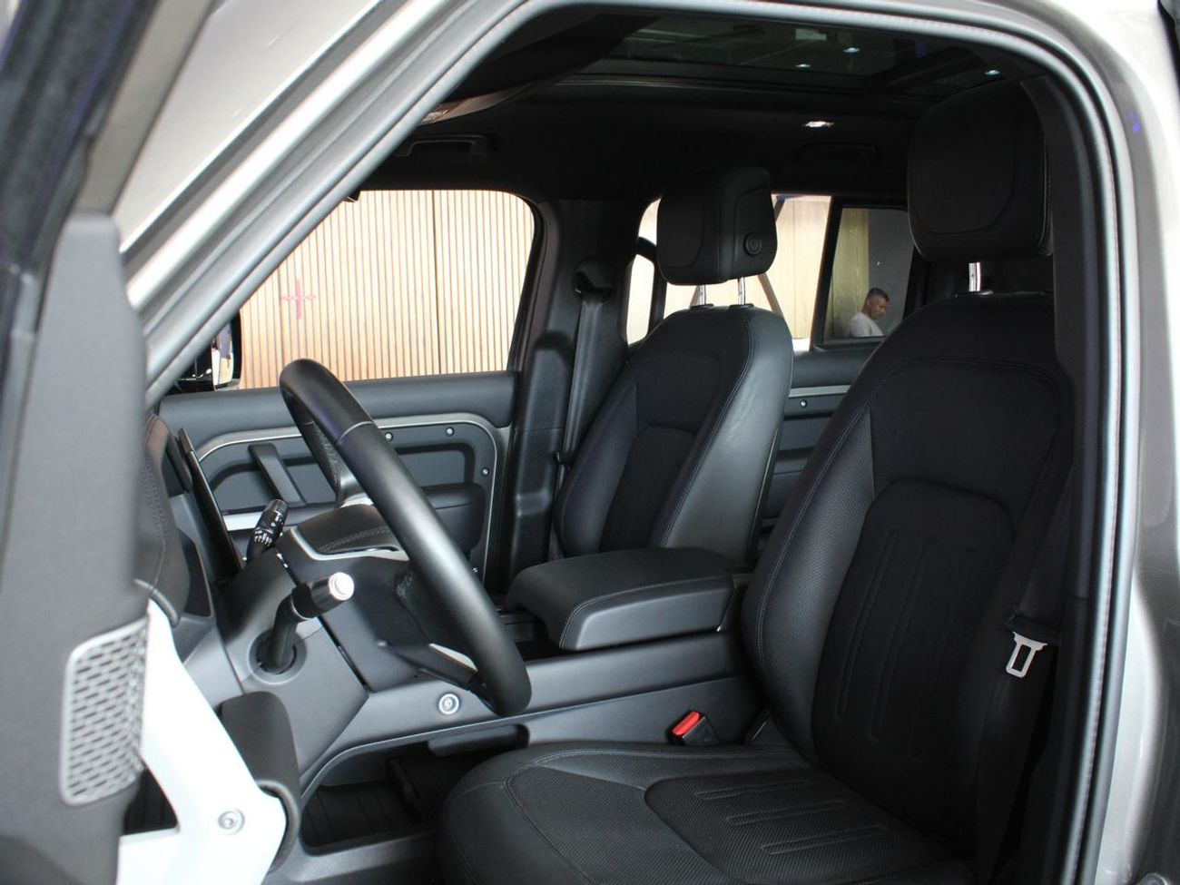 Land Rover Defender P400