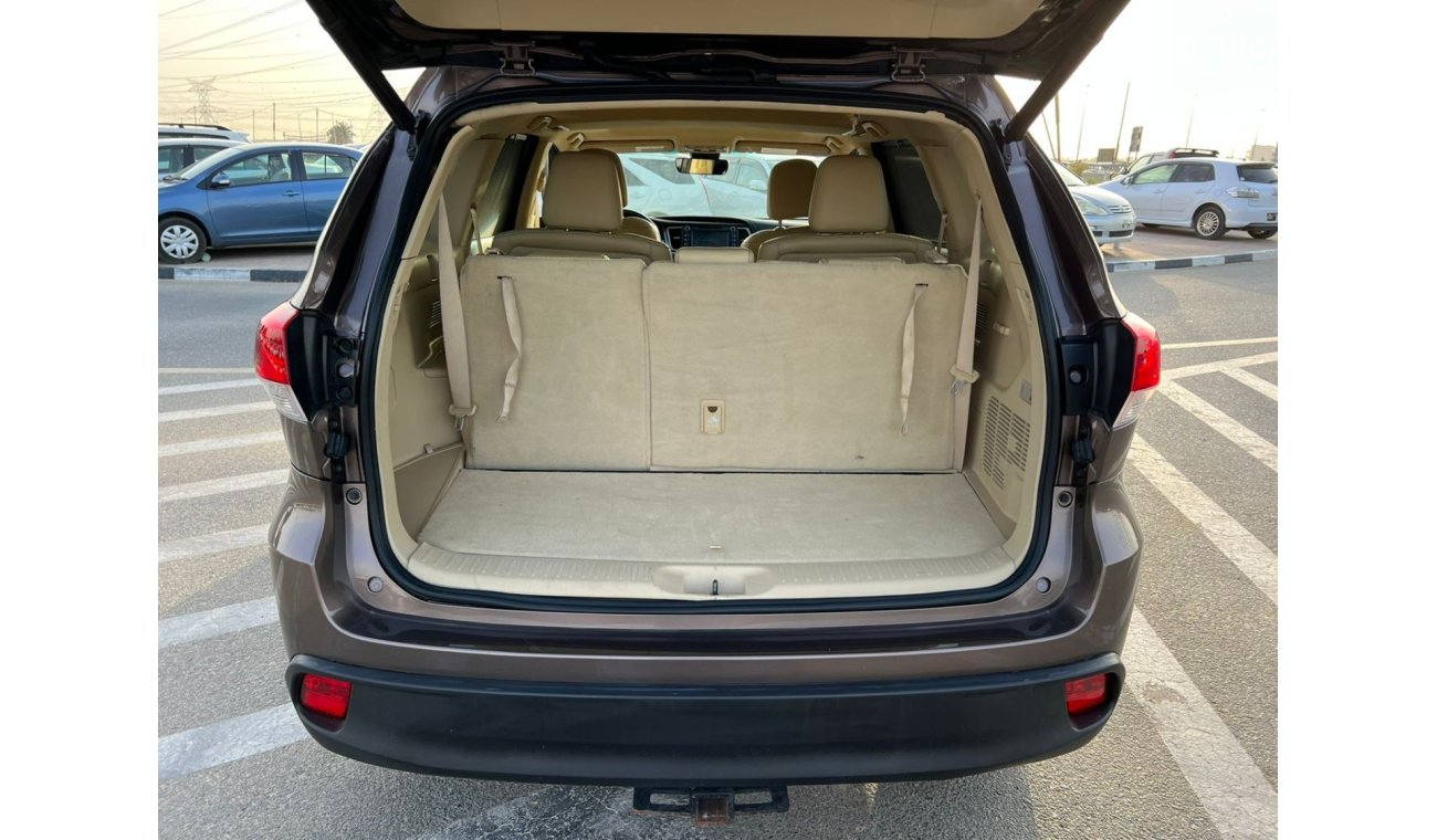Toyota Highlander 2017 Toyota Highlander XLE Full Option  - Rare Brown Color