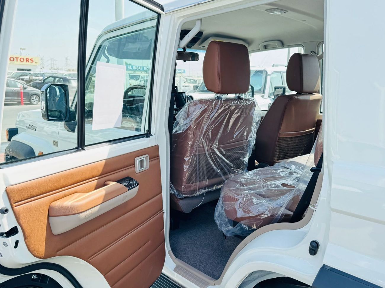 Toyota Land Cruiser TOYOTA LC76 5DOOR 4.0L PTR GCC A/T F/O WHITE 2025