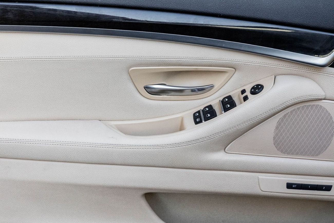 BMW 520i 520i  | 1,627 P.M (3 Years)⁣ | 0% Downpayment | Immaculate Condition!