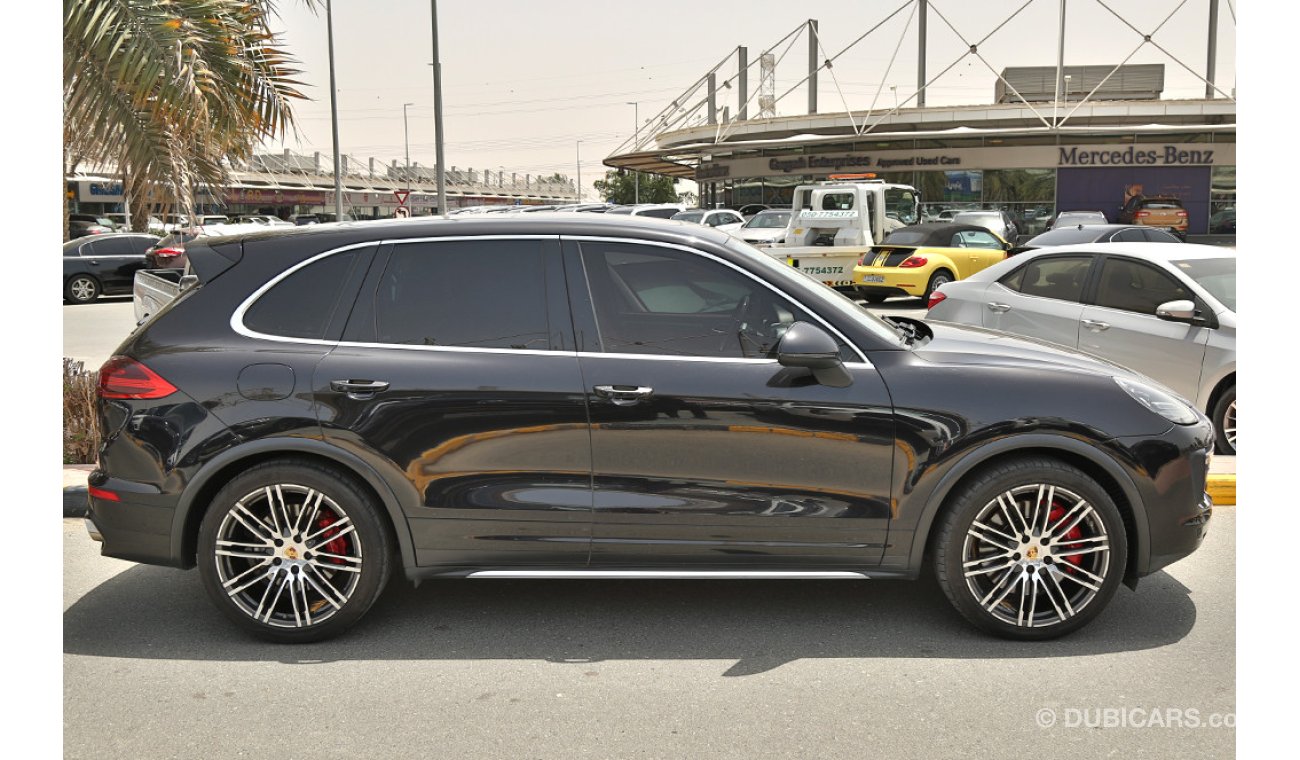 Porsche Cayenne Turbo 2015