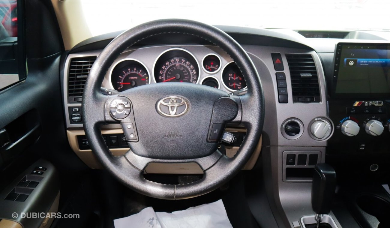 تويوتا تاندرا Pre-owned Toyota Tundra for sale in Sharjah. White 2012 model, available at Wael Al Azzazi Sharjah. 