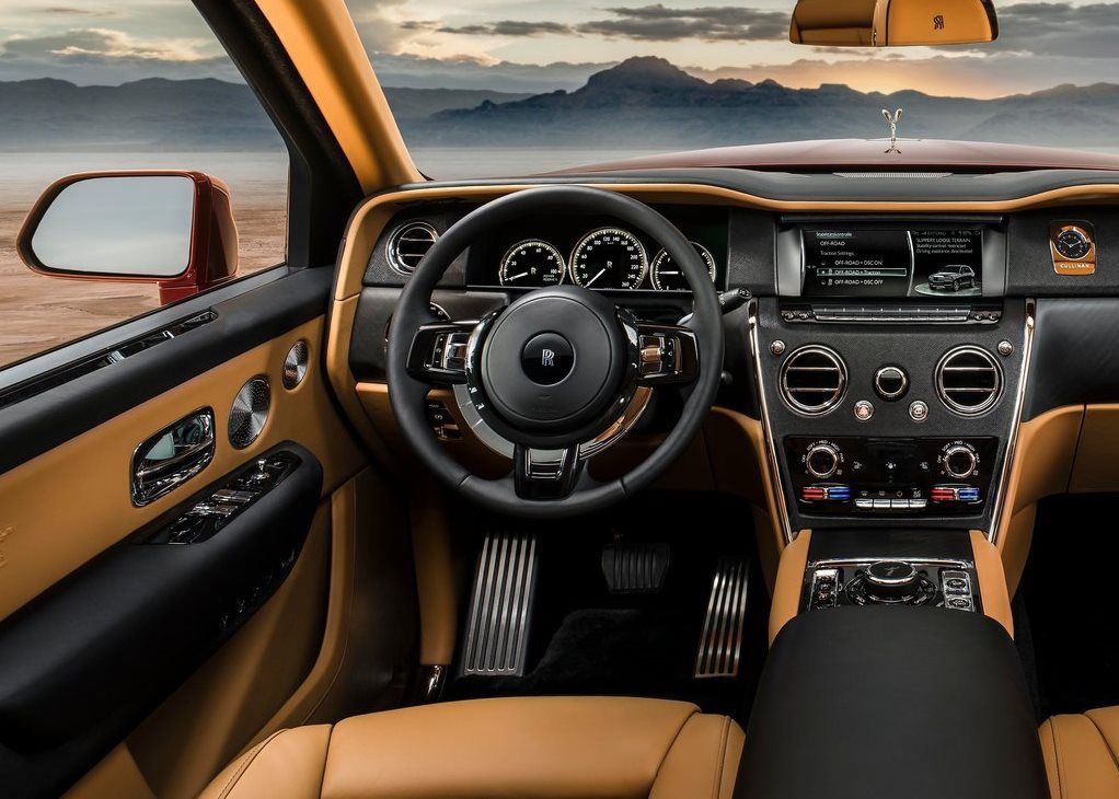 Rolls-Royce Cullinan interior - Cockpit