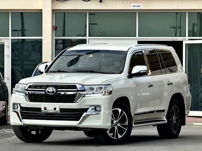 Toyota Land Cruiser VXR — фото 1