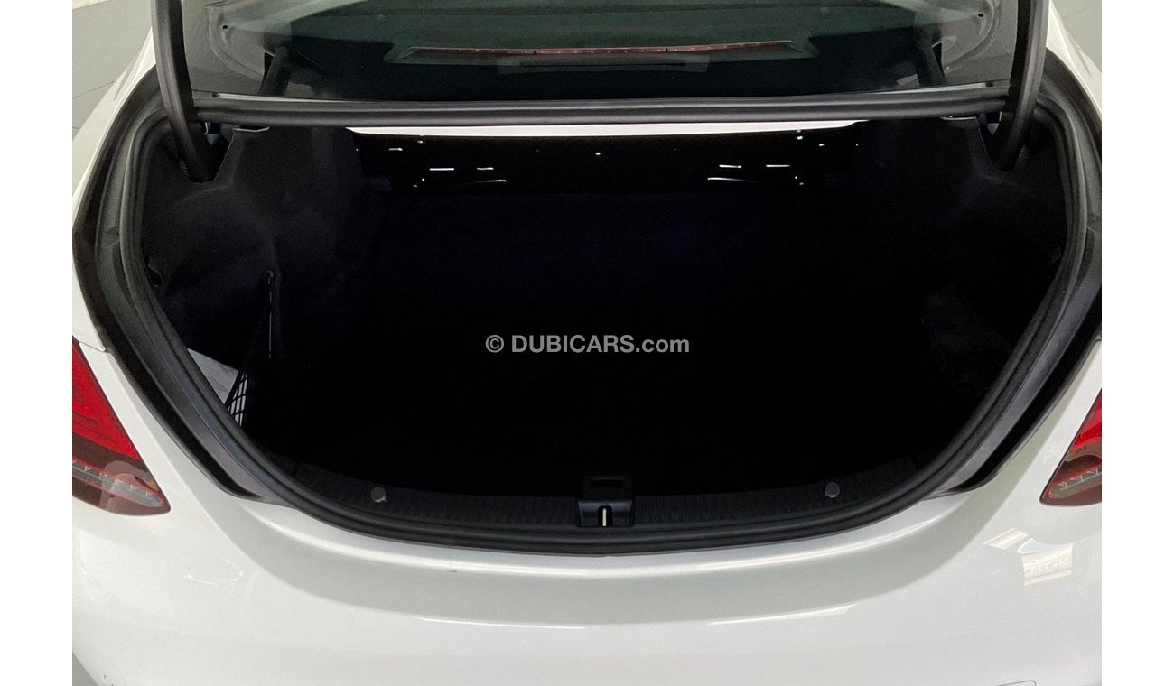 Mercedes-Benz C 200 Premium (AMG Line)