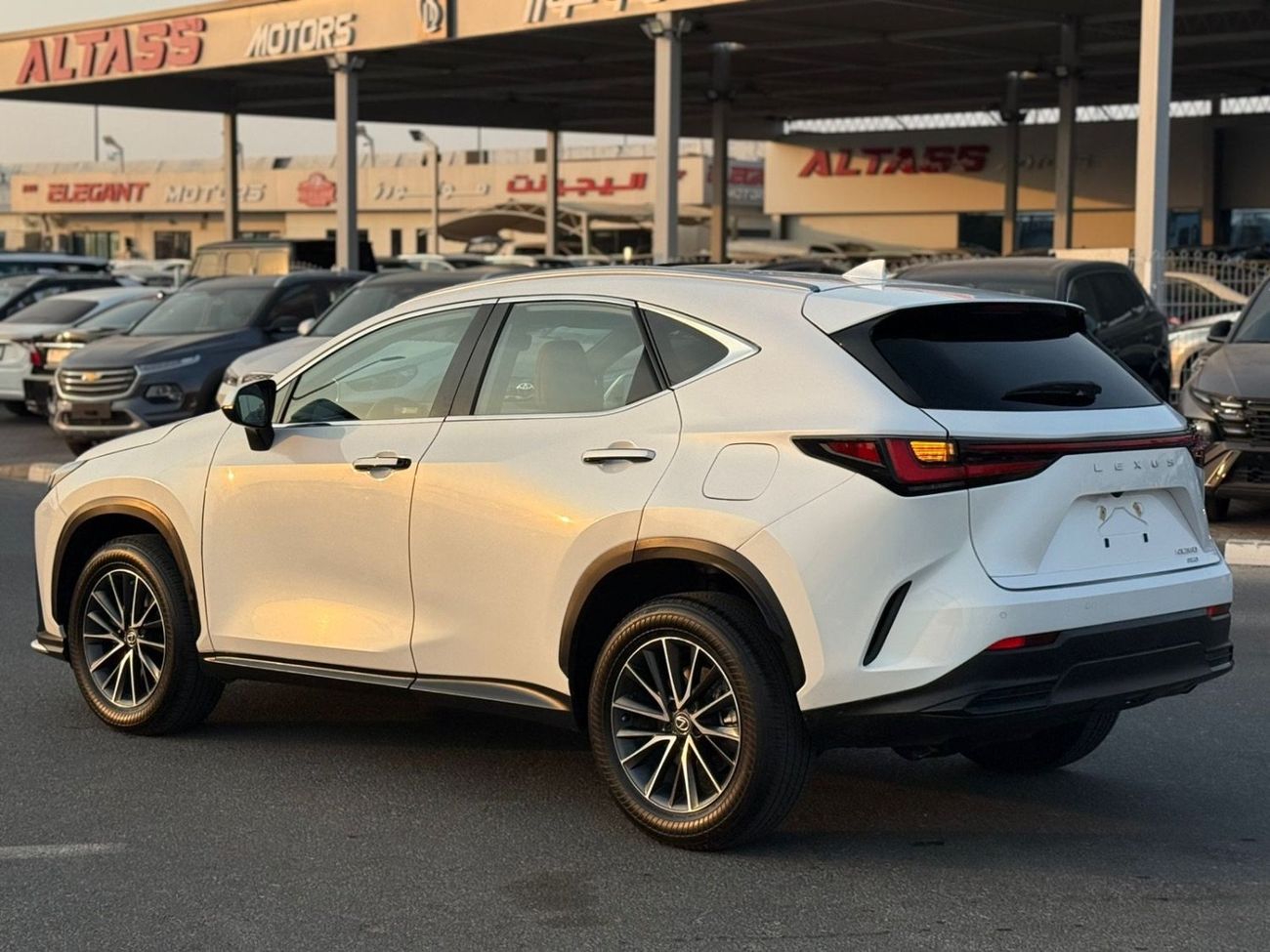 Lexus NX350 Premier 2.4L ( CYL)