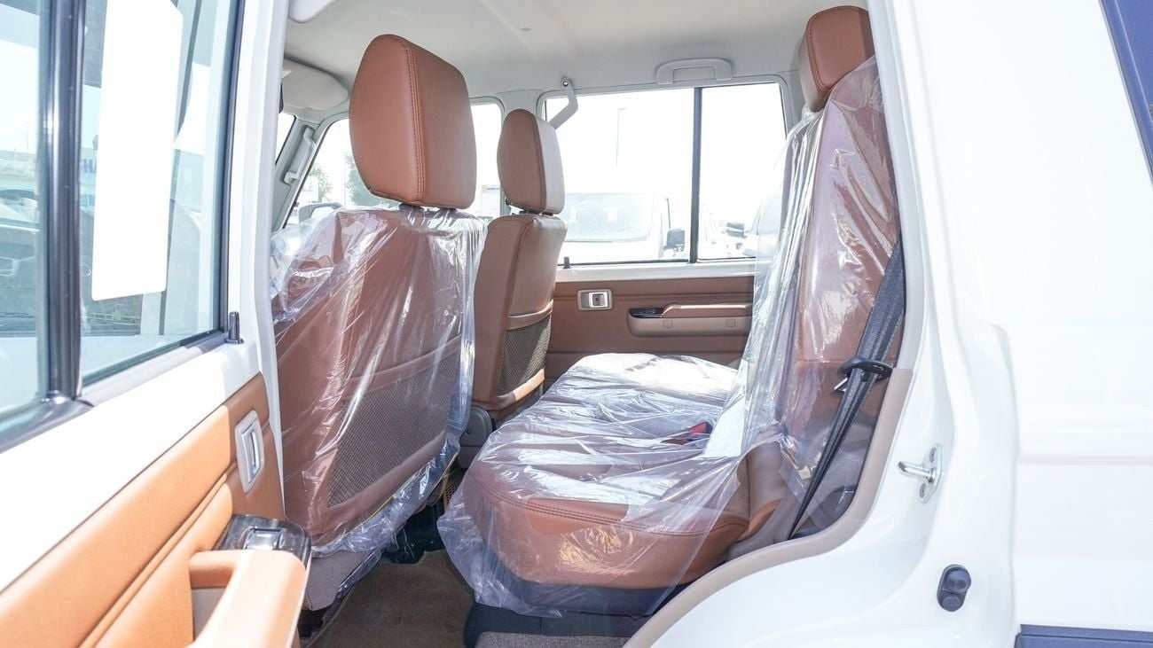 Toyota Land Cruiser 70 HT VXR LX 4.0L V6 A/T  Al Futtaim