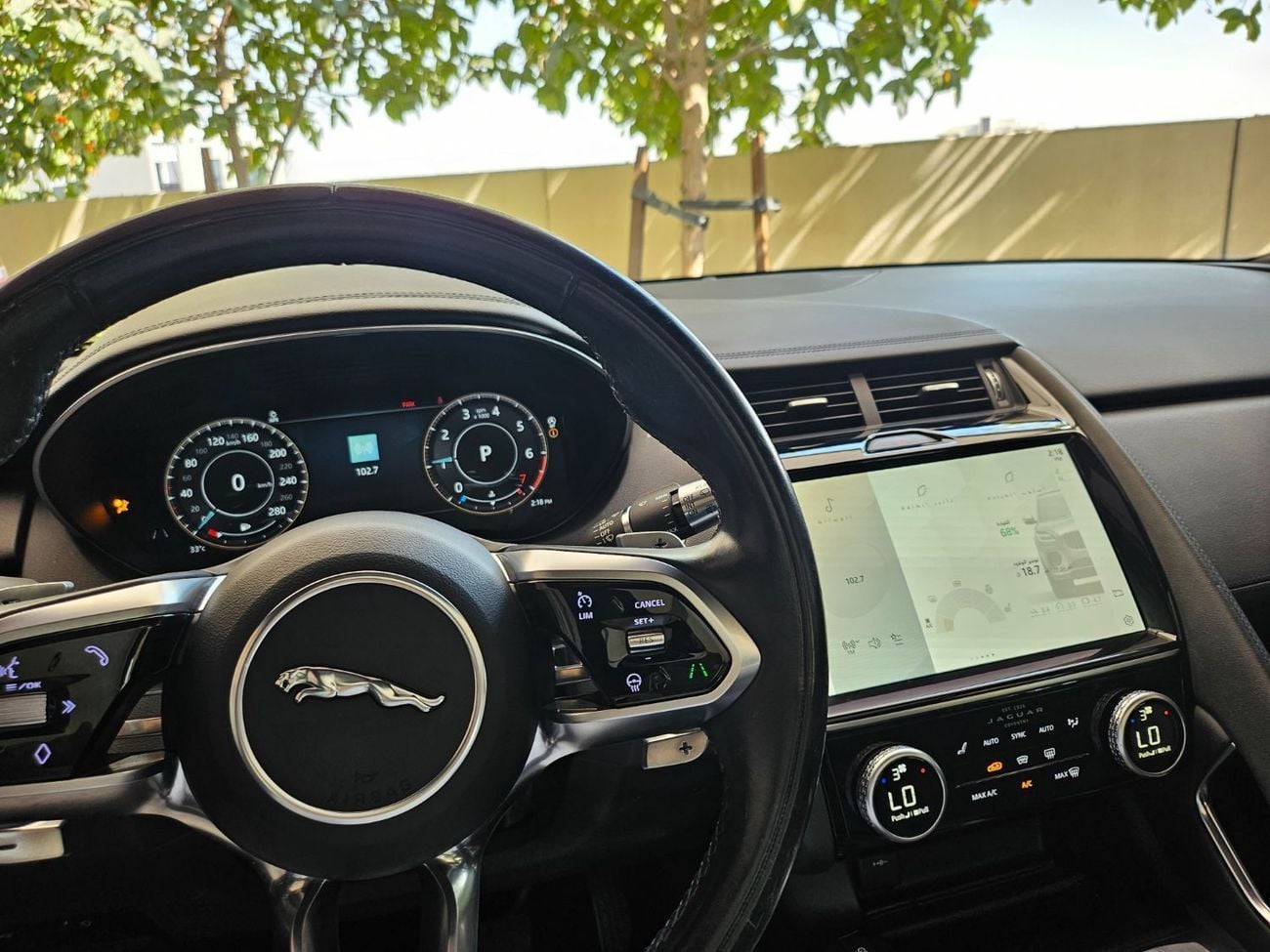جاكوار E Pace فرصة لا تُعوض! جاكوار E-Pace R-Dynamic موديل 2022 | المالك الأول | 35,300 كم – بحالة الوكالة!