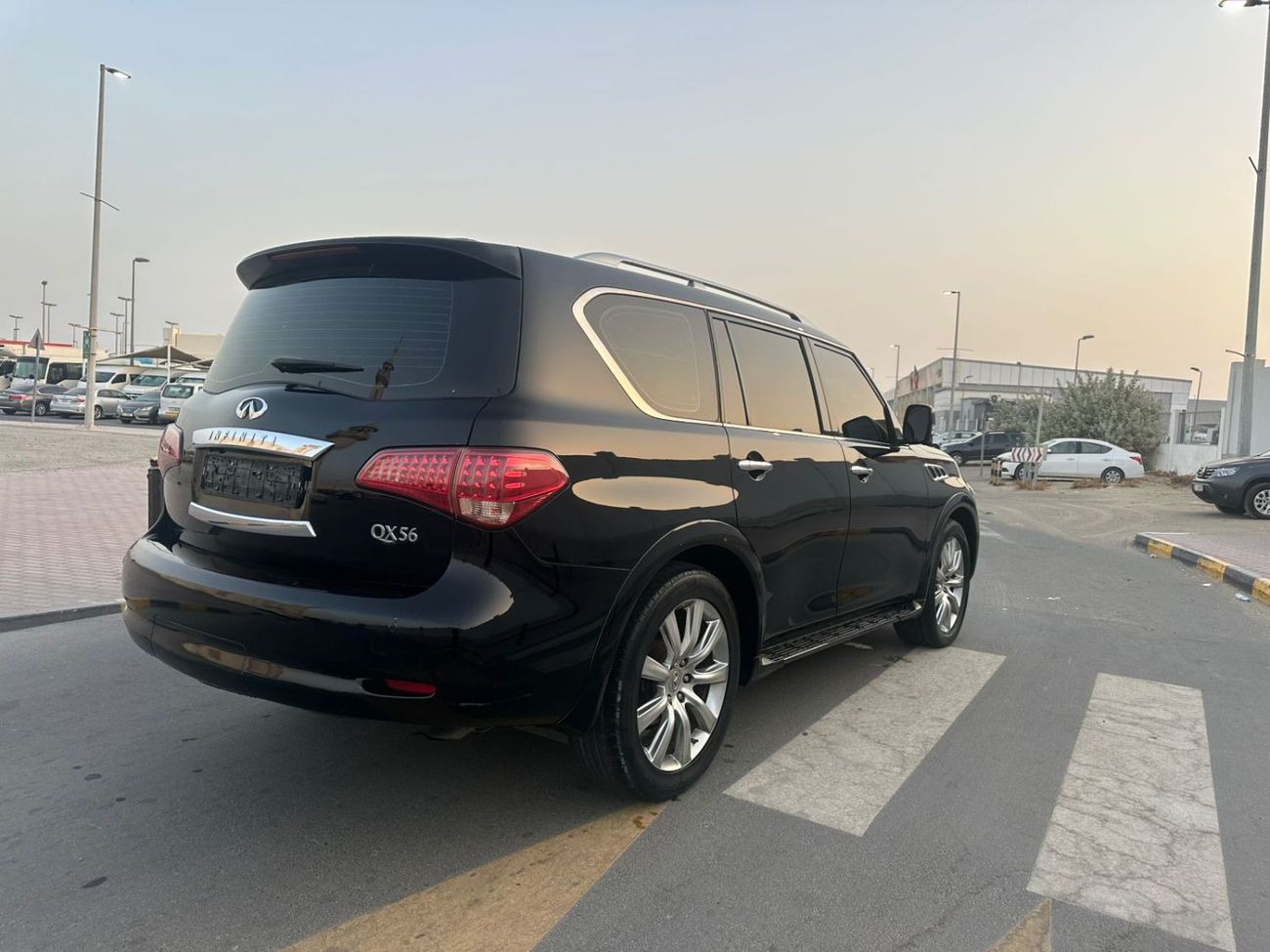 إنفينيتي QX56 Luxury 5.6L