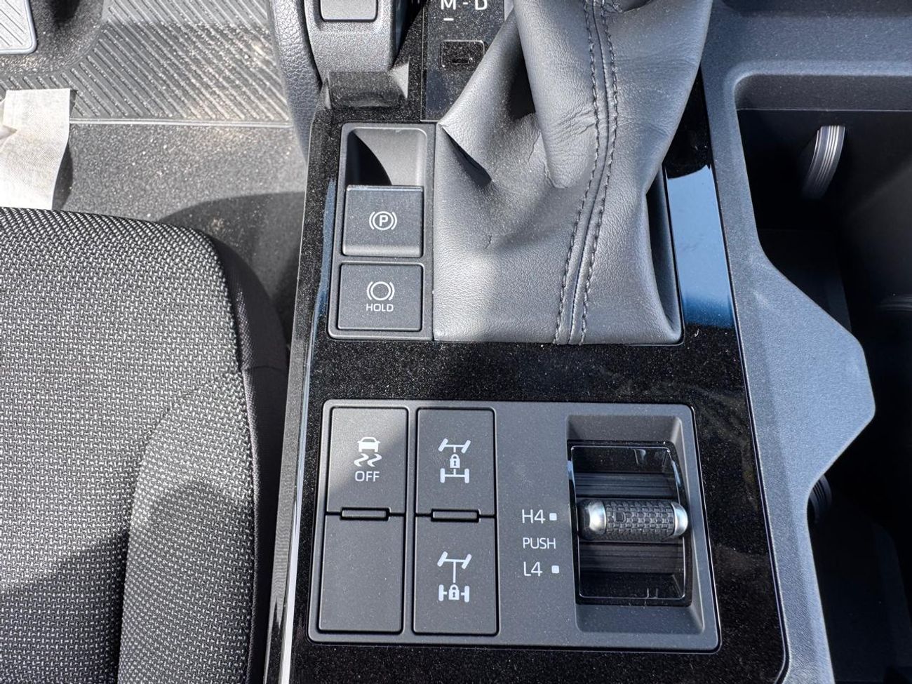 Toyota Prado 2.4L Basic (new shape)