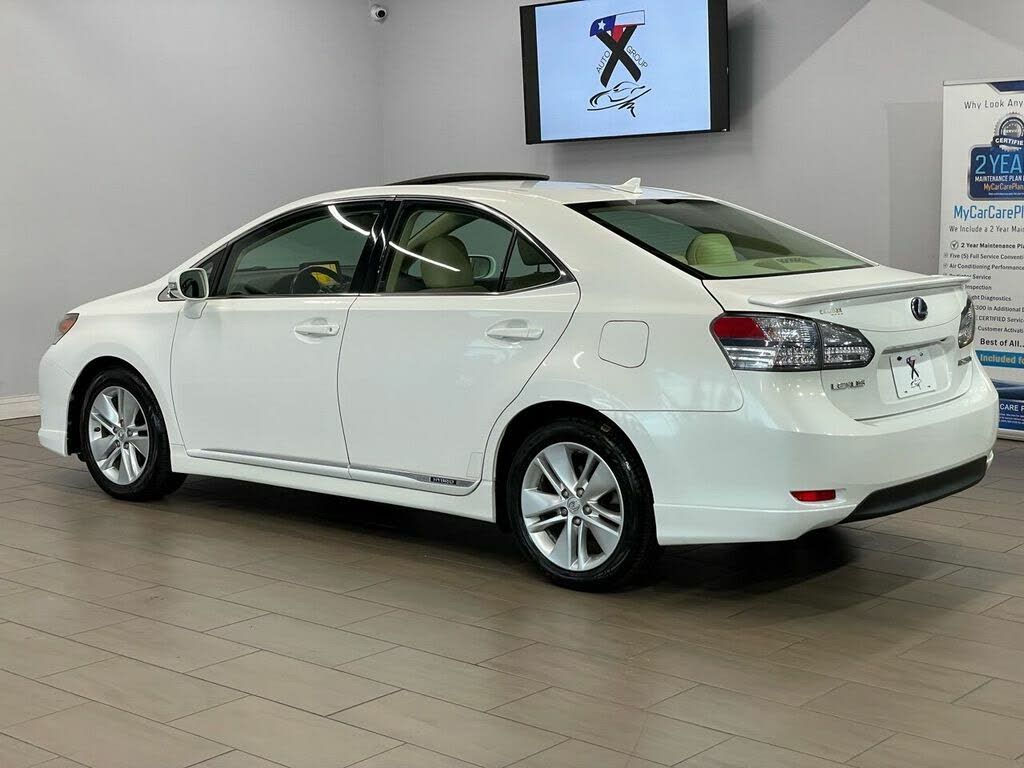 Lexus HS 250h exterior - Rear Right Angled