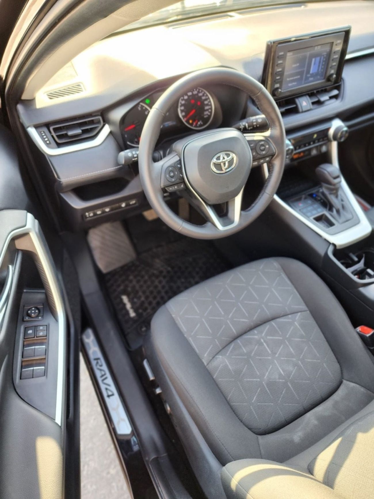 Toyota RAV4 TOYOTA RAV4 XLE FULL OPTIONS 2022 MODEL 4X4