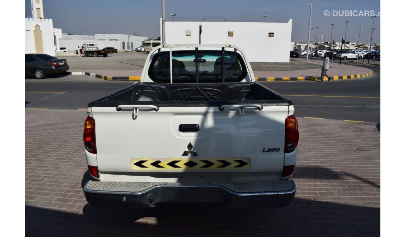 Mitsubishi L200 Std Mitsubishi L200 D/c Pick up 4x2 Diesel, Model:2012. Excellent condition