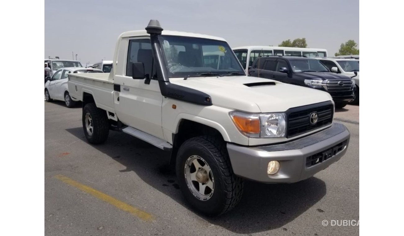 تويوتا لاند كروزر بيك آب Land Cruiser RIGHT HAND DRIVE (Stock no PM 104 )