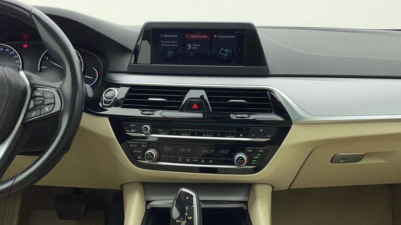 بي أم دبليو 520i EXCLUSIVE 2 | بدون دفعة مقدمة | اختبار القيادة في المنزل