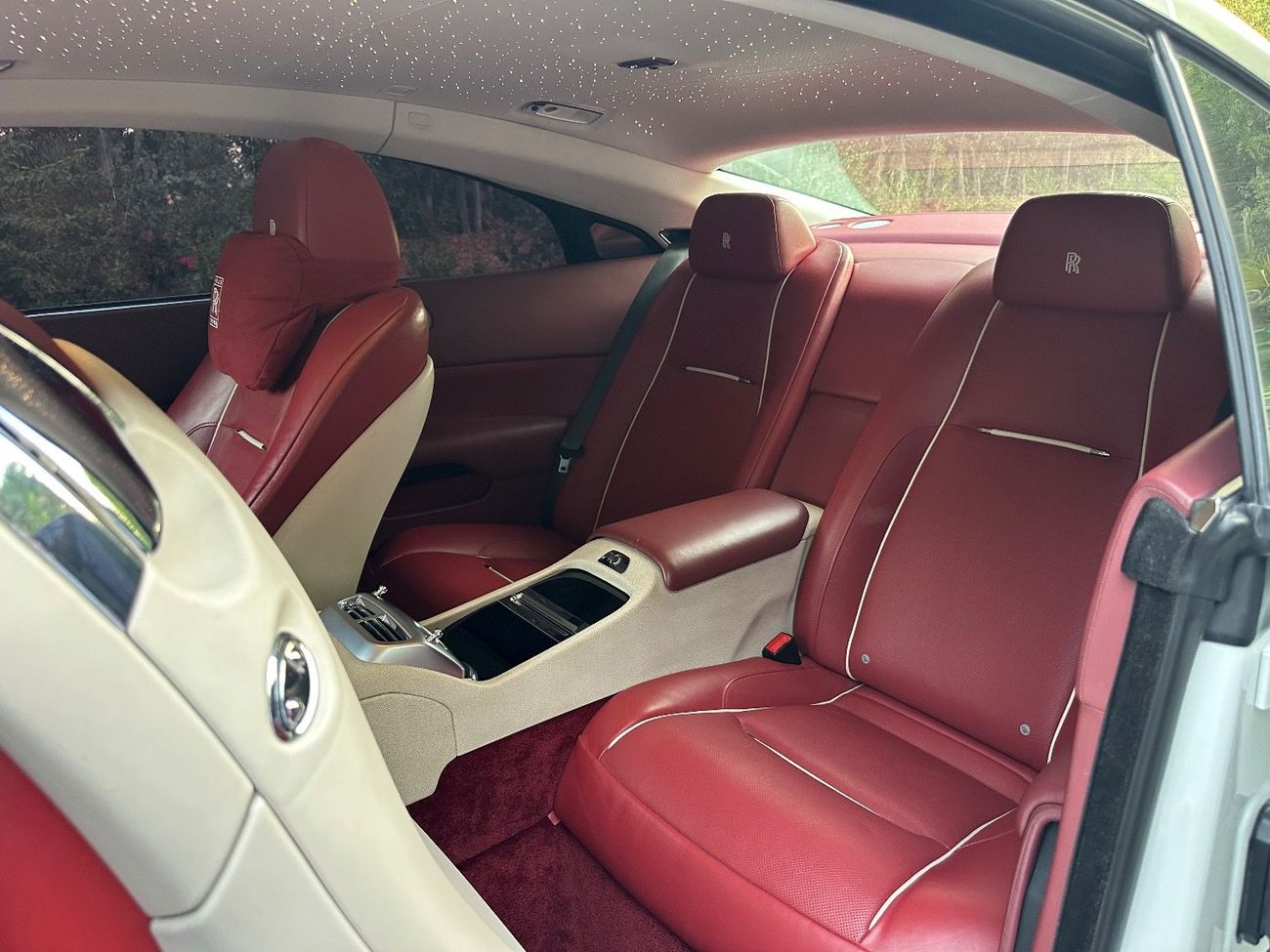 رولز رويس واريث 2015 Rolls Royce Wraith | GCC Specs | 6.6L V12 | 624 HP | 109K KM | Starlight Headliner | Excellent 