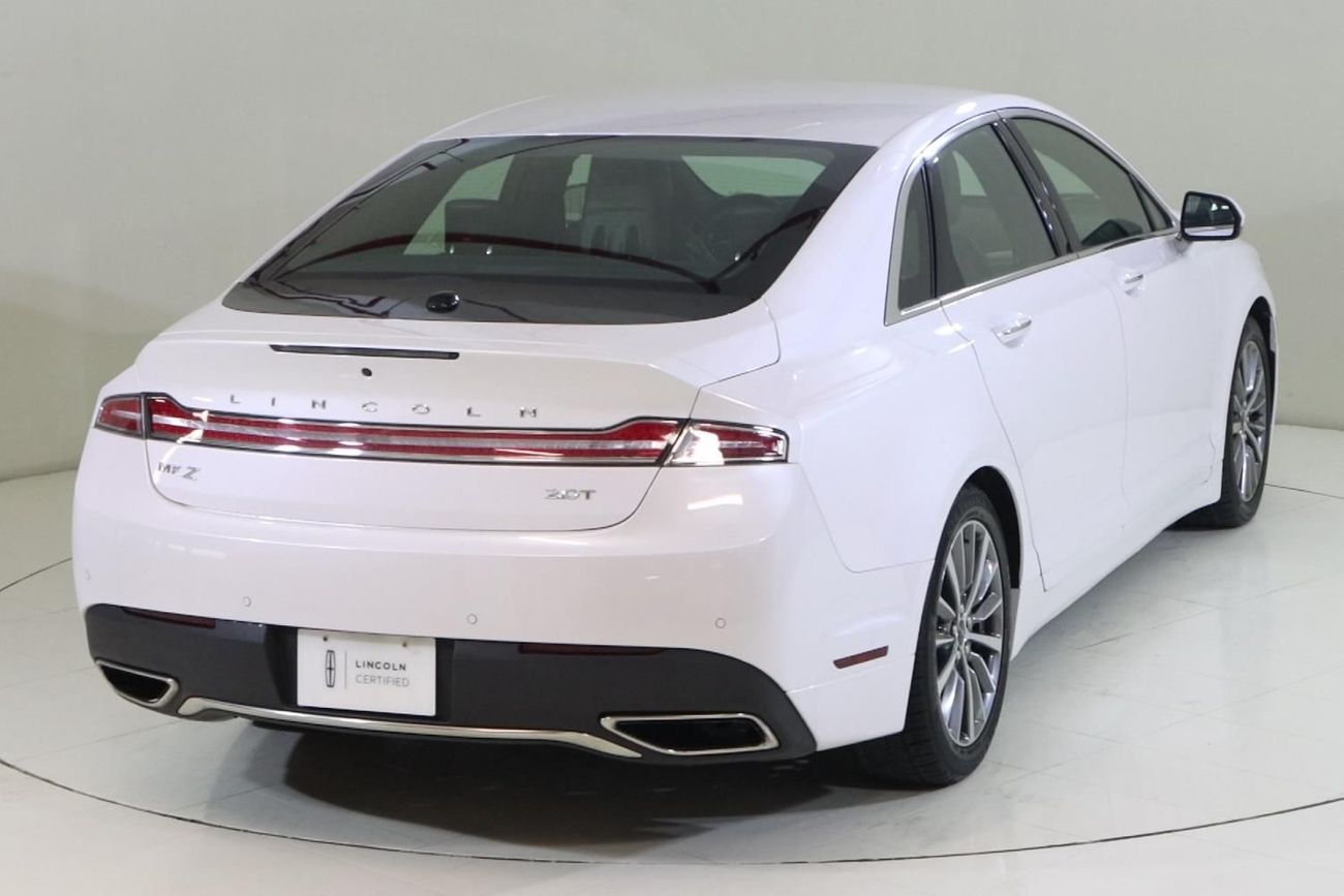 لينكولن MKZ Premier 2.0L (243 HP)
