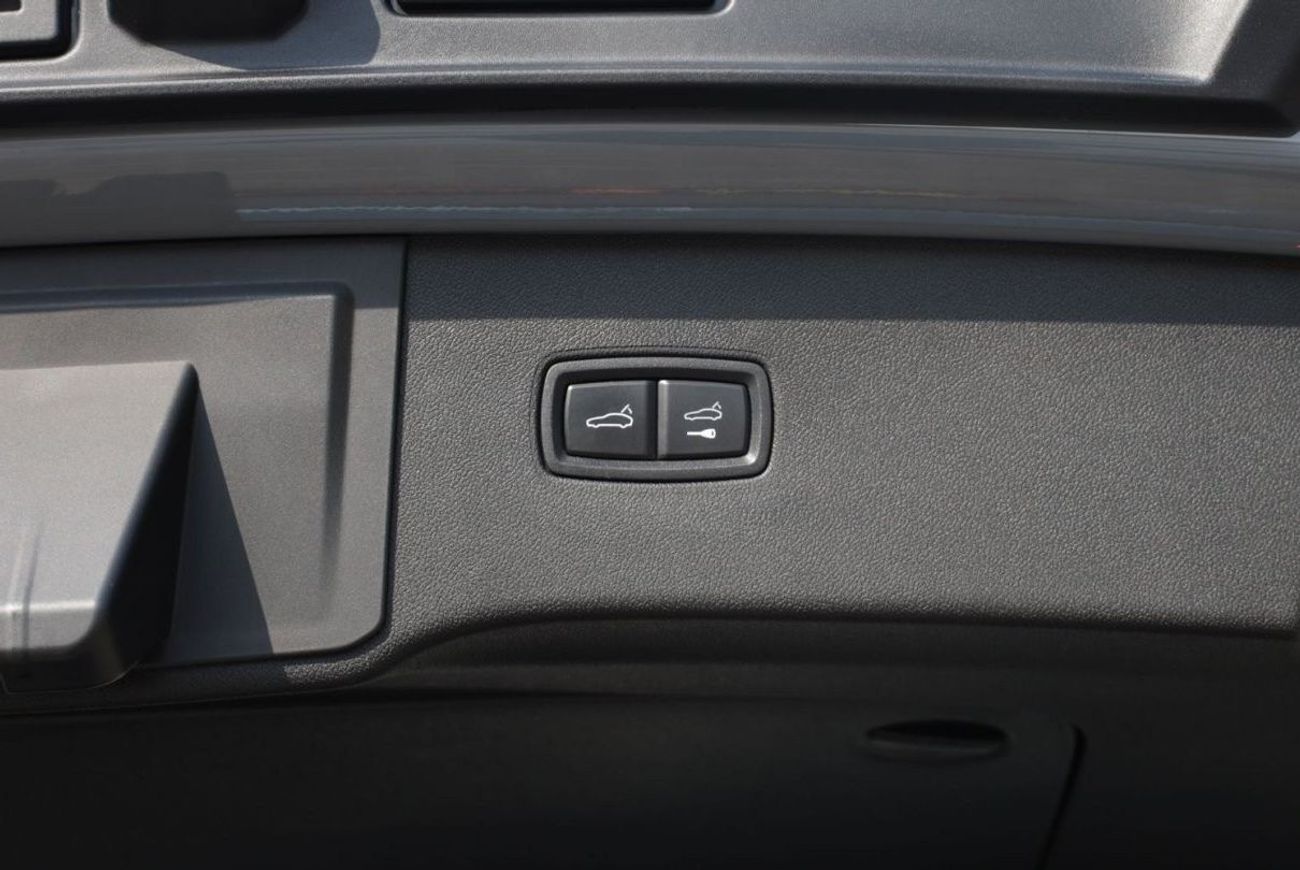 بورش كايان Porsche Cayenne 2024 GCC under Agency Warranty with Flexible Down-Payment.