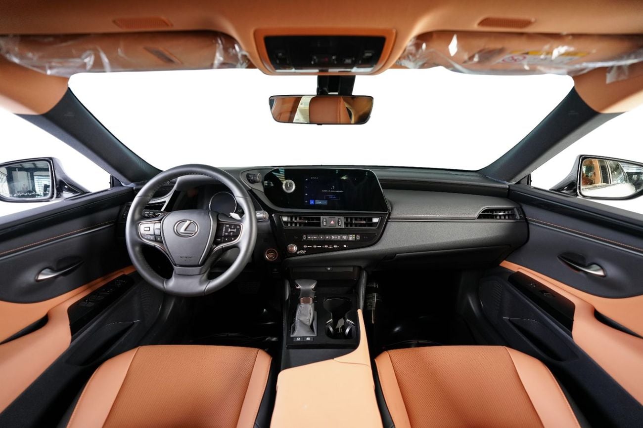 Lexus ES300h GCC- warranty valid till December 2028