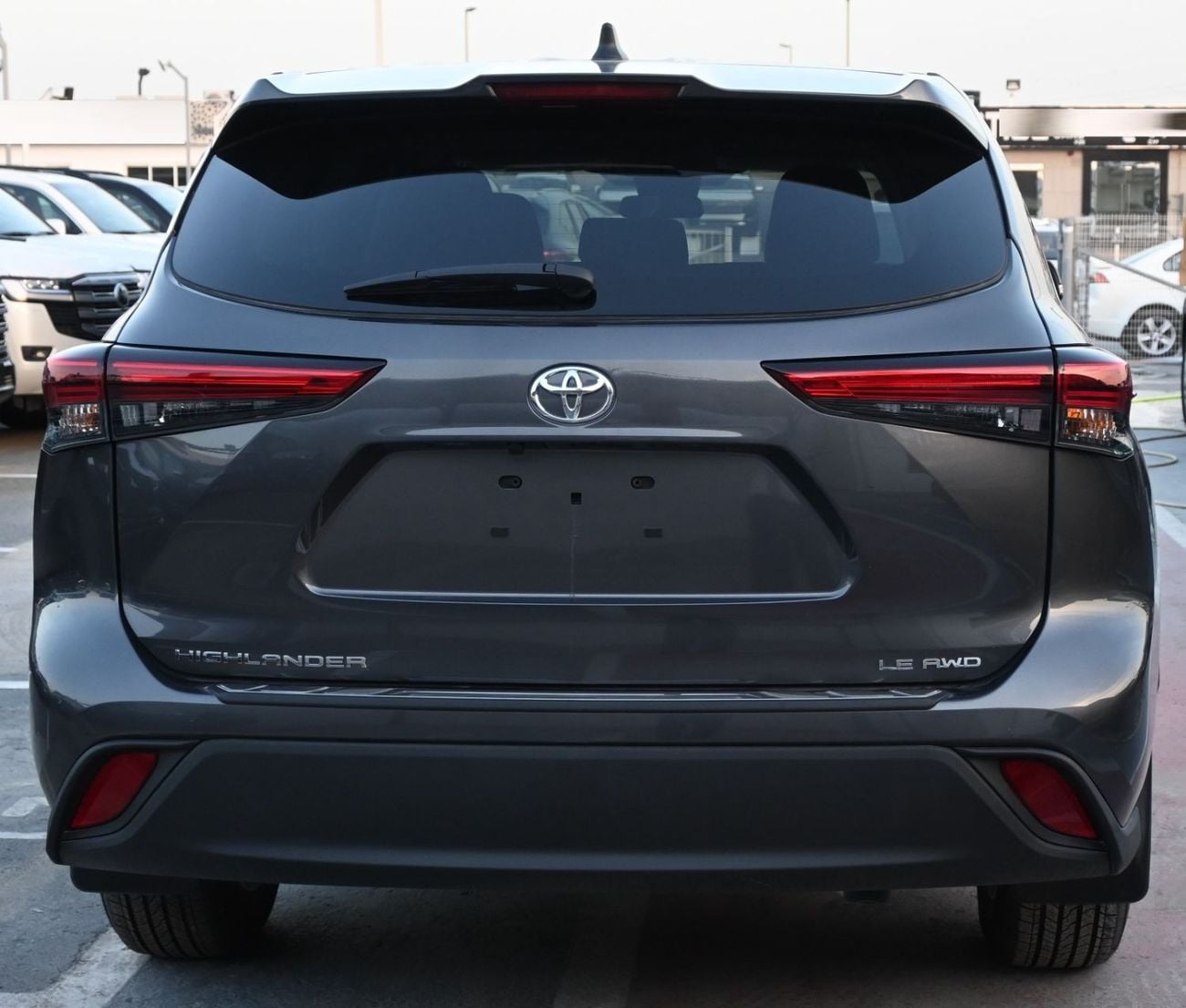 تويوتا هايلاندر Toyota Highlander 2023model 2.4L LE Turbo AWD Petrol engine Colour Grey Transmission Automatic Inter
