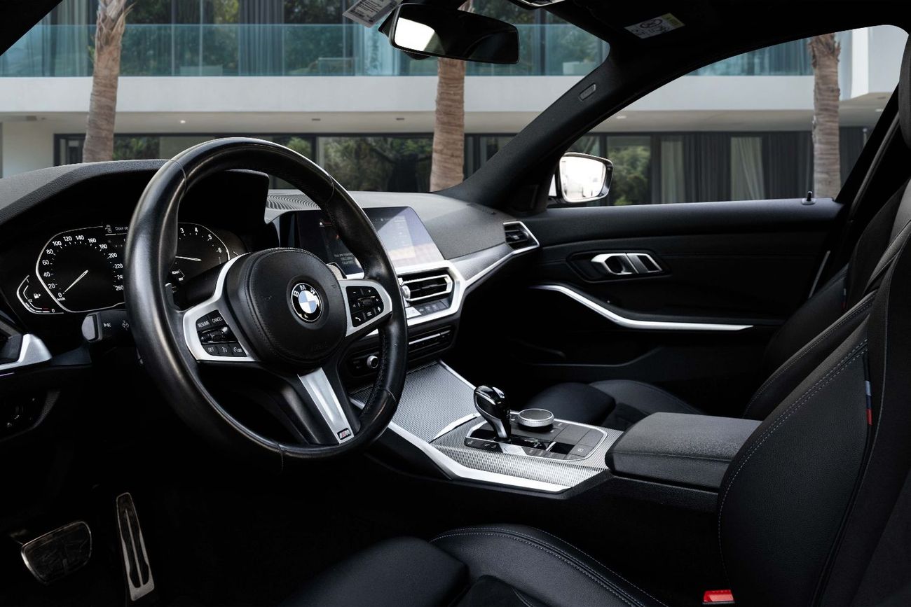 بي أم دبليو 330i 2,742 P.M  | 3-Series 330 M-Kit | 0% Downpayment | Excellent Condition!